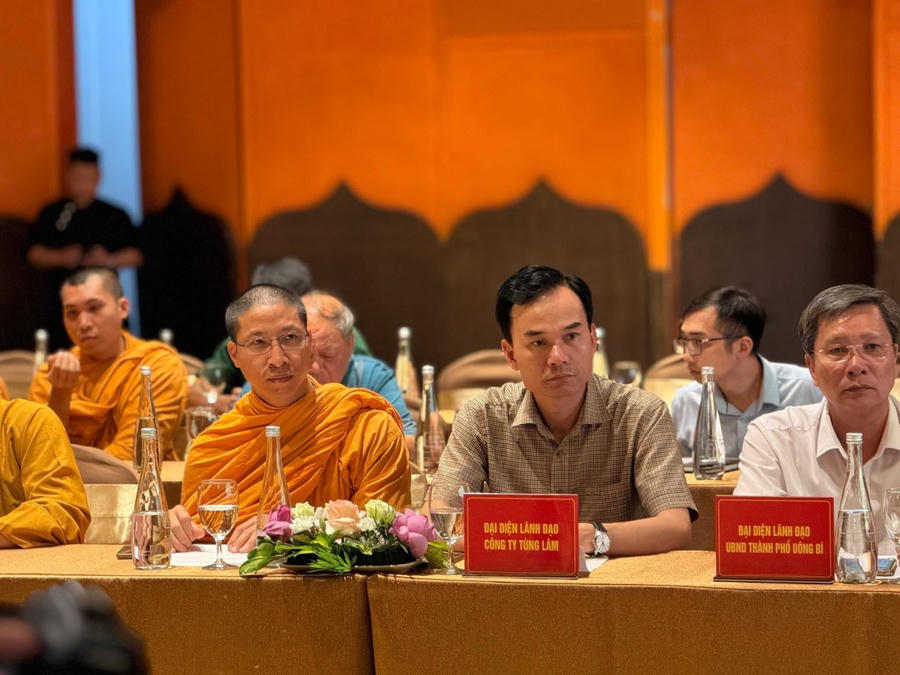 Buổi họp báo ngày 23/5/2025 tại Hội trường Diên Hồng - Trung tâm Văn hoá Trúc Lâm Yên Tử thông tin về sự kiện chiêm bái và đảnh lễ Xá lợi Đức Phật