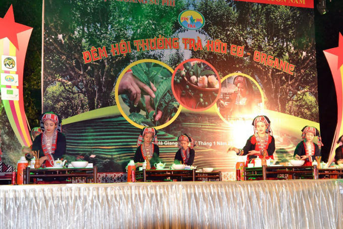 Hà Giang tổ chức đêm hội thưởng trà. (ảnh: Phàn Giào Họ)