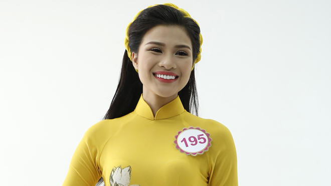 Nguyễn Thị Thành bị tước danh hiệu Á khôi Du lịch Việt Nam 2017 vì thẩm mỹ răng.
