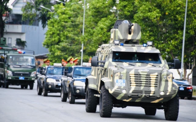 Công an các tỉnh Đông Nam Bộ đồng loạt ra quân trấn áp tội phạm