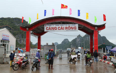 Khu vực Cảng Cái Rồng, một trong những địa điểm nhóm đối tượng "làm luật" các chủ hàng (ảnh VOV)