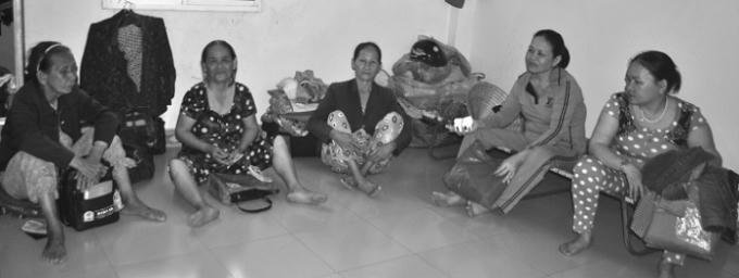 Ng&ocirc;i nh&agrave; của vợ chồng anh Đức trở th&agrave;nh ng&ocirc;i nh&agrave; chung của những người b&aacute;n v&eacute; số ngh&egrave;o ở Quảng Ng&atilde;i.