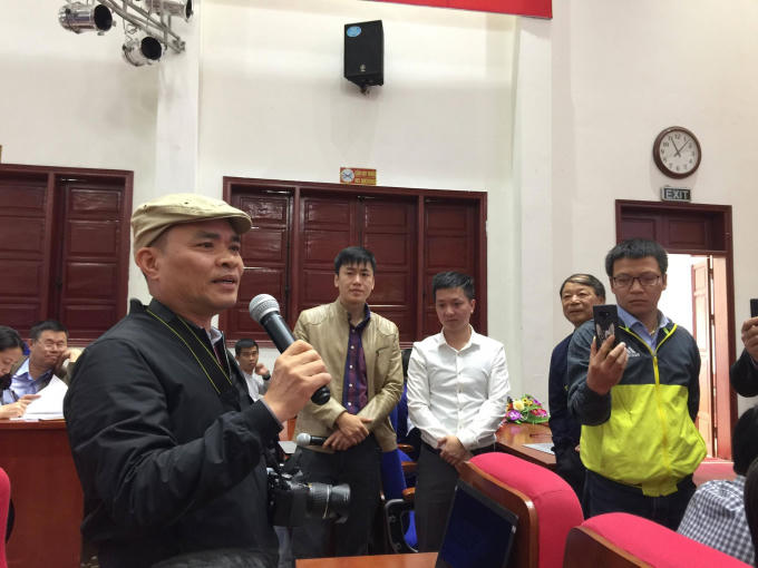 PV Báo Nhà báo và Công luận đặt câu hỏi.