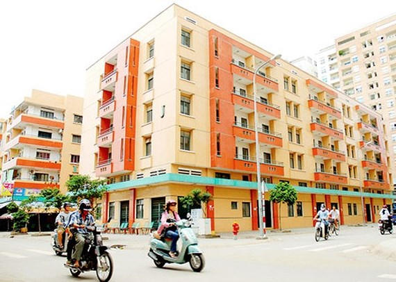 Những căn hộ giá rẻ, khang trang luôn là ước mơ của người lao động nghèo (ảnh: Khu chung cư Bàu Cát 2 tại quận Tân Bình). Ảnh: CAO THĂNG