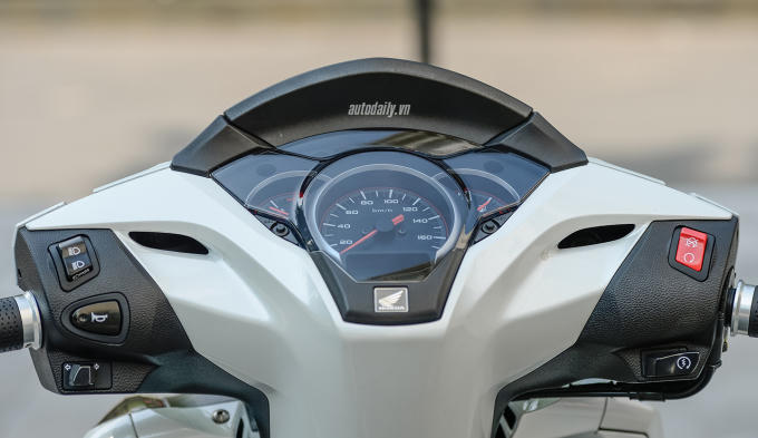Ảnh chi tiết Honda SH300i được độ khủng tại H&agrave; Nội