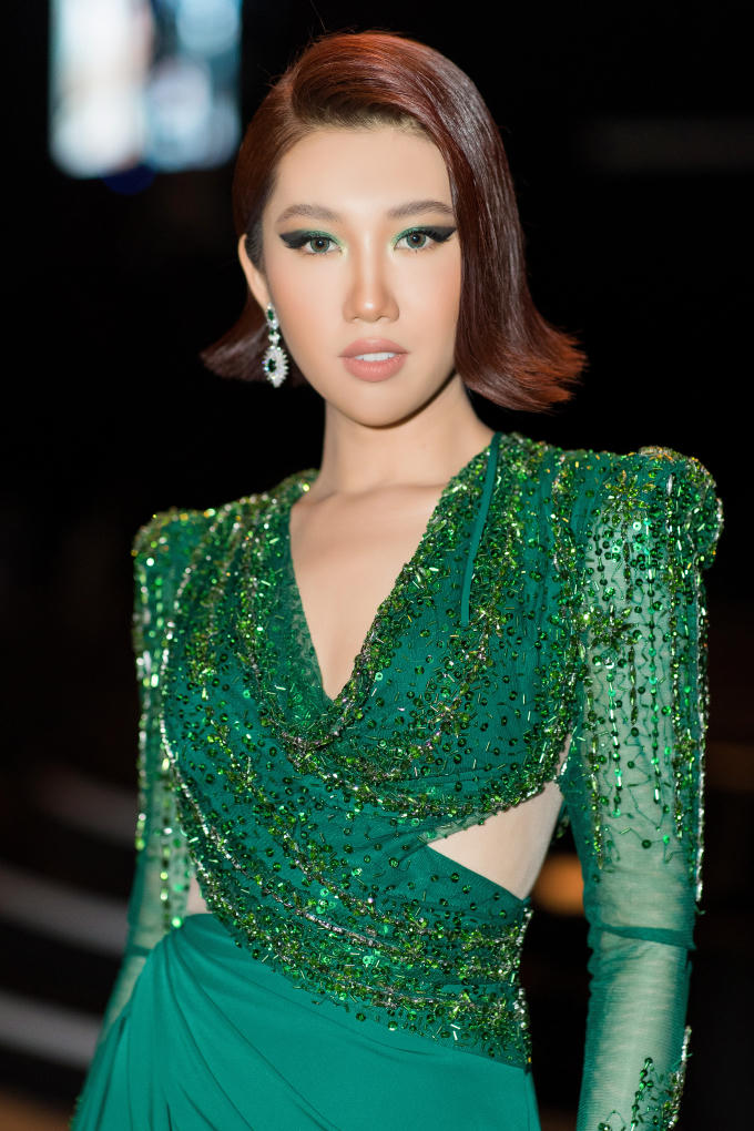 Sự kết hợp ăn ý khiến cả hai bị đồn đoán yêu nhau nhưng họ nhiều lần phủ nhận, thậm chí tiết lộ không dám đi cùng, ngồi gần nhau suốt thời gian dài.