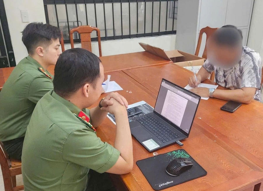 Công an phường Hải An làm việc với đối tượng đăng tải thông tin sai sự thật về vụ việc “bắt cóc trẻ em” trên mạng xã hội