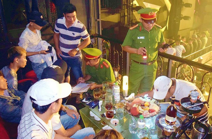 Công an tỉnh Thừa Thiên - Huế kiểm tra, thu giữ số lượng lớn ma túy tổng hợp bên trong quán bar ASTA club.