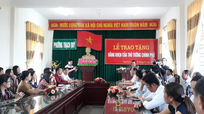 Tỉnh Hà Tĩnh đã long trọng tổ chức Lễ trao tặng bằng khen của Thủ tướng cho chàng thanh niên dũng cảm.