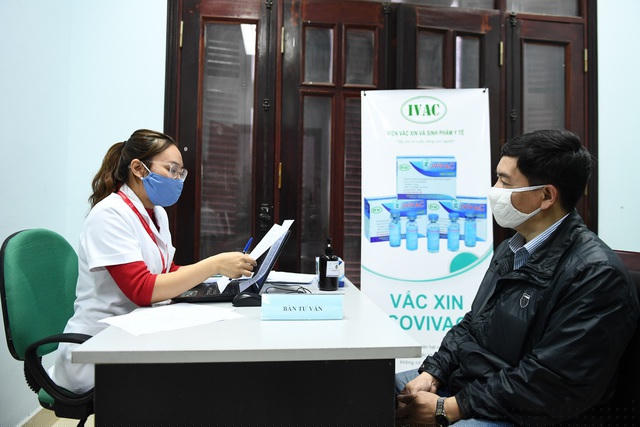 Tình nguyện viên đăng ký thử nghiệm vắc xin Covivac.