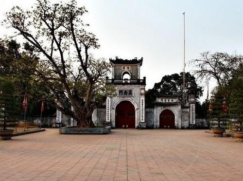 Cứ ngày 14 tháng riêng âm lịch hàng năm, Nam Định tổ chức lễ khai ấn Đền Trần, nơi thờ các vị vua đời Trần.