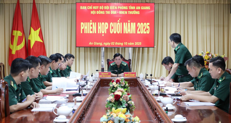 Quang cảnh phiên họp