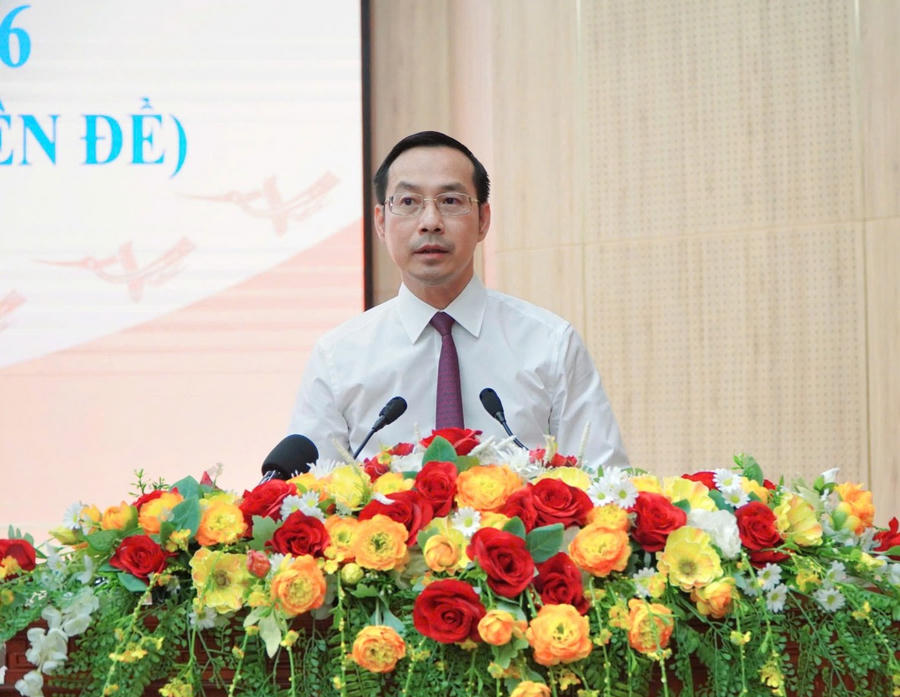 Tân Chủ tịch UBND tỉnh Nguyễn Thanh Nhàn phát biểu.