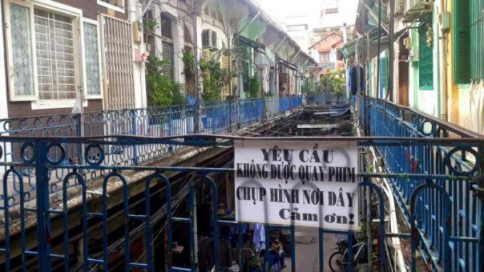 Người dân hẻm Hào Sĩ Phường đề biển yêu cầu không được quay phim, chụp ảnh.
