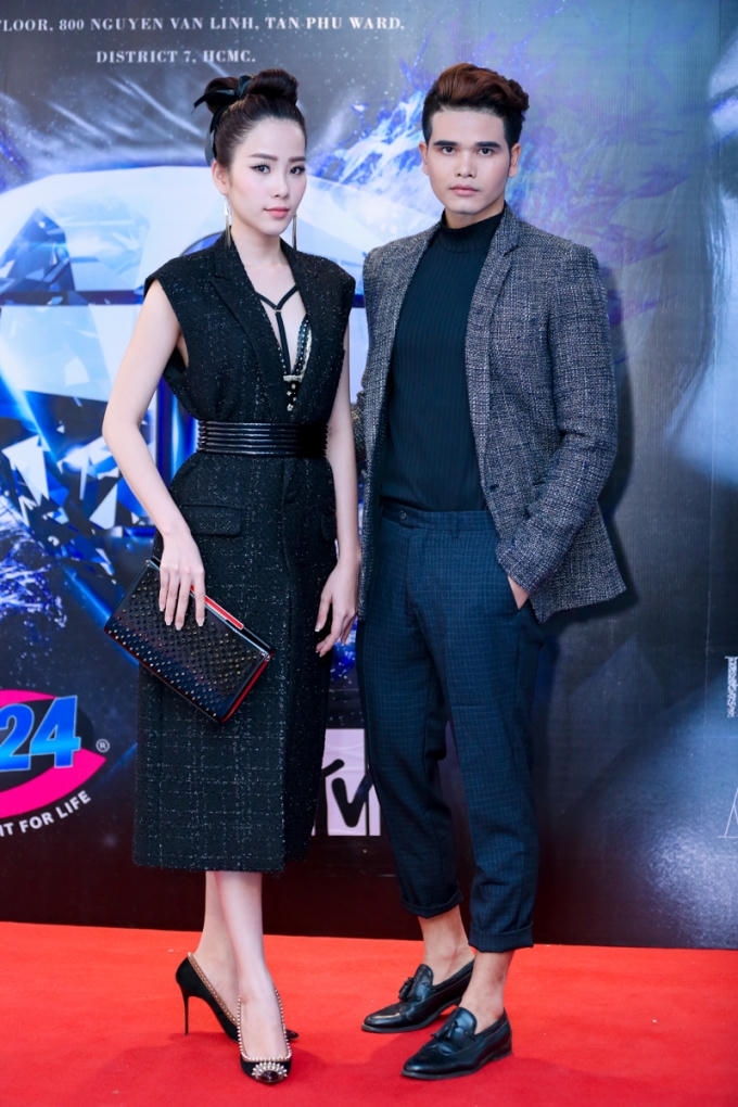 Hoa khôi Nam Em ấn tượng trong trang phục của NTK Lý Giám Tiền