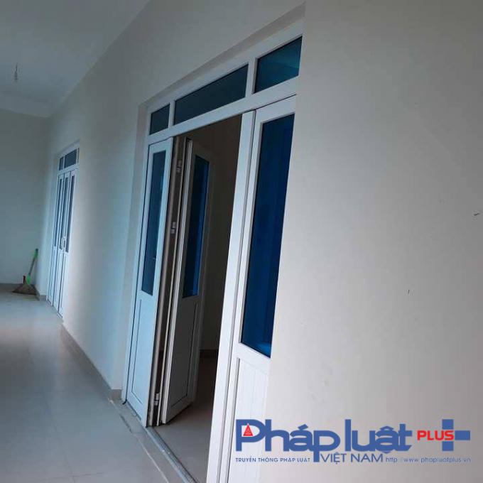 Hai phòng này được đặt tại tầng 10 của tòa nhà.