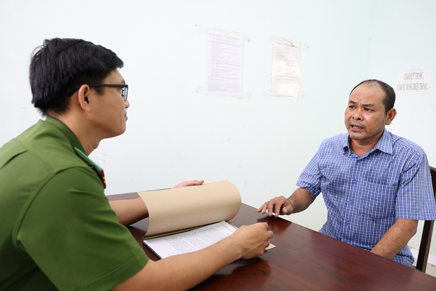 Đối tượng Danh Quanh đến Cơ quan Công an đầu thú