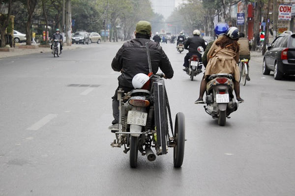 Phần lớn những chiếc xe này được người sử dụng dùng vào việc chở hàng, bất kỳ loại hàng nào những chiếc xe này đều chở được và hơn thế nữa họ không sợ bất kỳ cơ quan chức năng nào xử phạt.