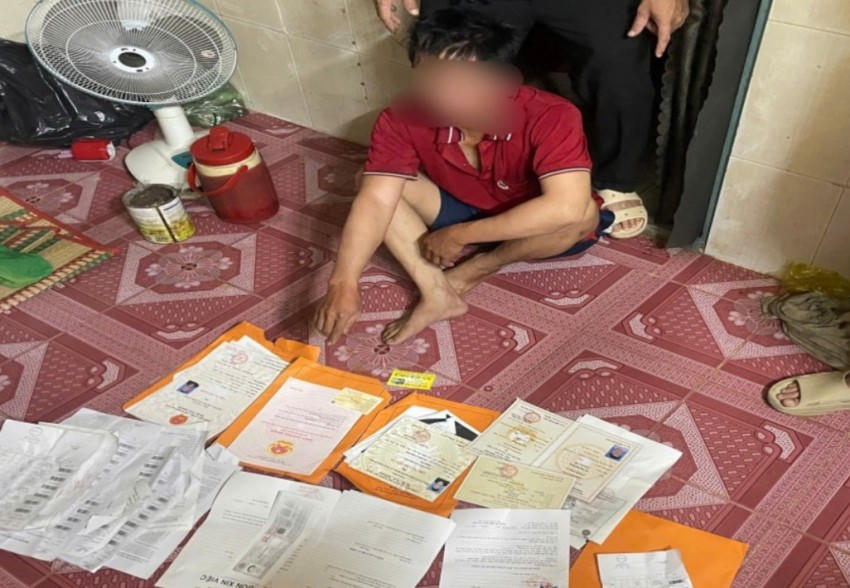 Đối tượng cùng tang vật.