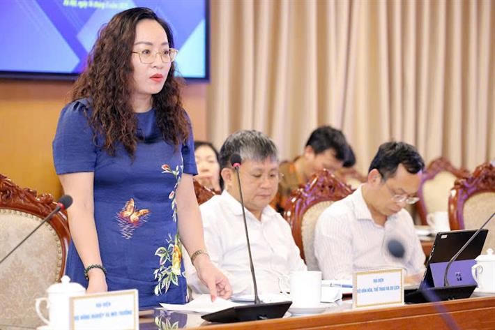 Các đại biểu tiếp tục nghiên cứu, góp ý cho dự án luật trong thời gian tới.