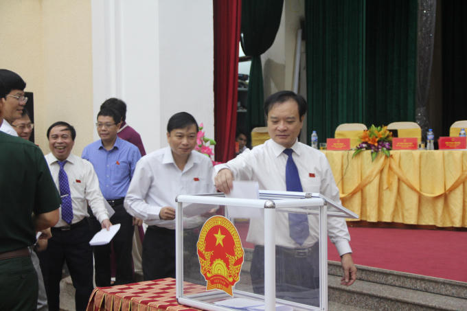 Với số phiếu bầu tuyệt đối ông Thái Thanh Qúy chính thức là tân Chủ tịch UBND tỉnh Nghệ An.