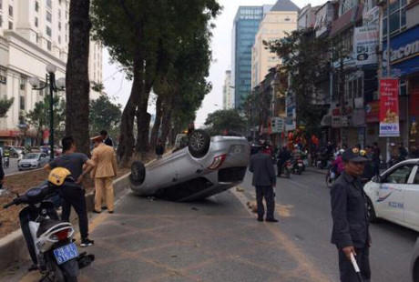 Ngày đầu tiên nghỉ Tết đã có 15 người chết vì tai nạn giao thông.