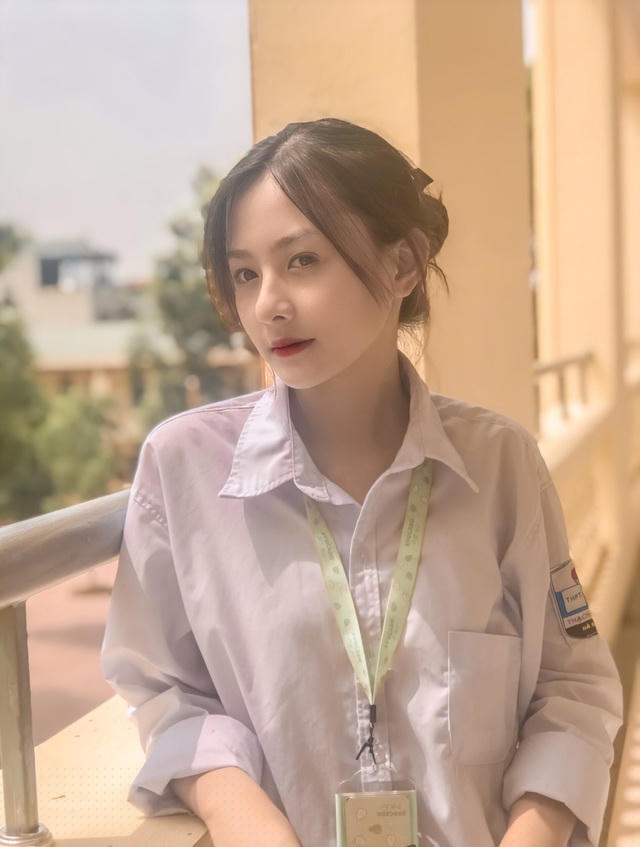 Nhan sắc của Hà Anh được ví như “cô gái năm ấy chúng ta cùng theo đuổi”.