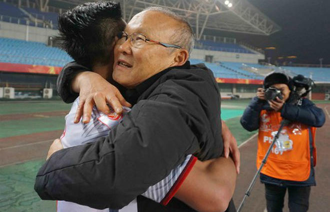 'Oppa Park Hang Seo' - B&agrave;i h&aacute;t d&agrave;nh tặng người thầy đ&atilde; gi&uacute;p b&oacute;ng đ&aacute; Việt Nam l&agrave;m n&ecirc;n kỳ t&iacute;ch