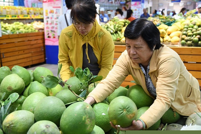 Ngày đầu nghỉ lễ 2/9: Siêu thị đông ngẹt, thực phẩm nhảy giá - ảnh 3