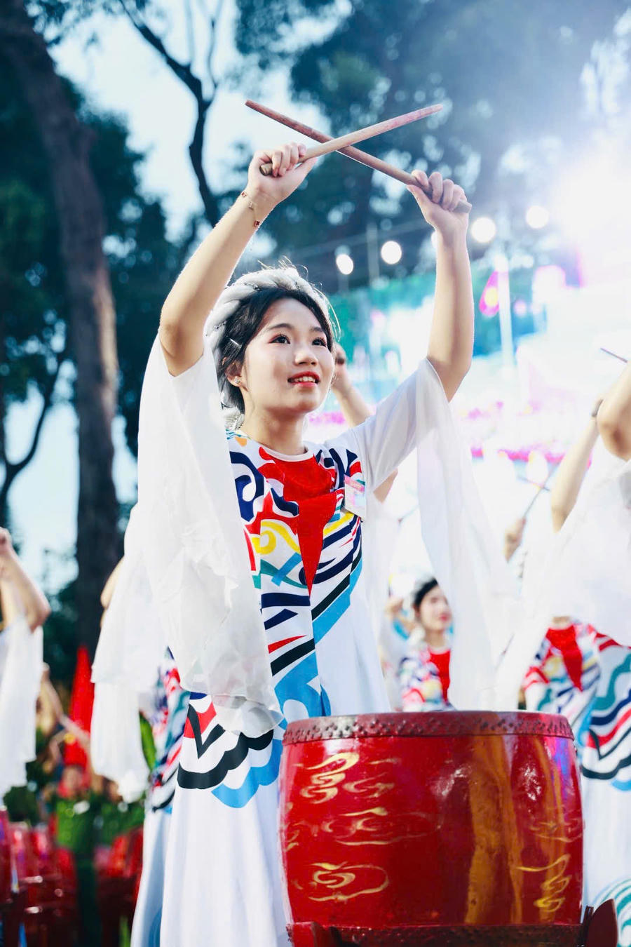 Ngày 20/4/2025, Đoàn di chuyển vào TP HCM phương tiện. Theo đó, 200 thành viên di chuyển bằng ô tô và 796 thành viên di chuyển bằng tàu hoả.