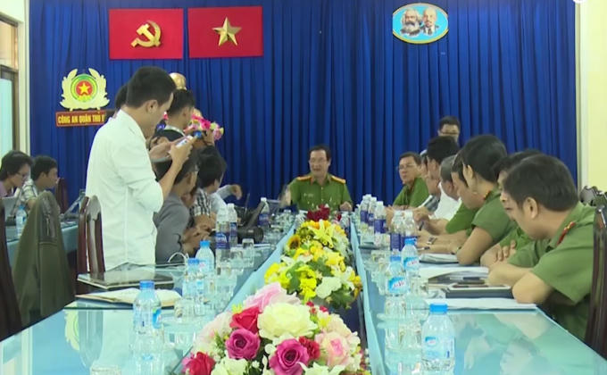 Toàn cảnh buổi họp báo.