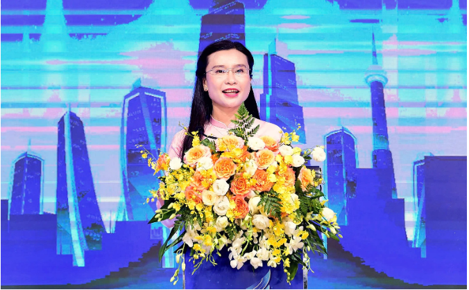 Theo Bí thư Nguyễn Phạm Duy Trang, ỗi tác phẩm là một câu chuyện, một mảnh ghép sống động về tuổi trẻ Việt Nam hôm nay. (Ảnh: Đăng Hải)