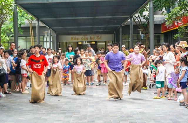 Photos - Hạnh phúc trẻ thơ tại những khu đô thị thuận ích