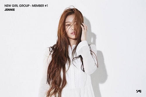 Từng là nữ chính trong MV That XX của G-Dragon và góp giọng trong các ca khúc Special (Lee Hi), GG Be (Seungri), Black (G-Dragon).