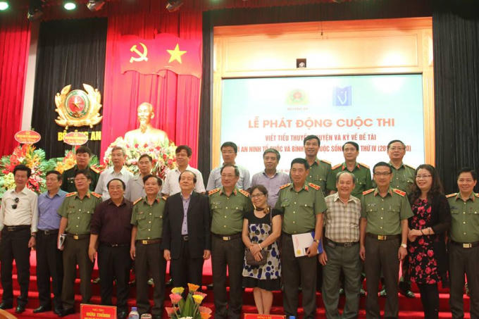 Các đại biểu tham dự lễ phát động