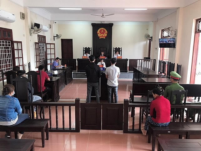 Người có quyền lợi, nghĩa vụ liên quan đến vụ án là cá nhân, cơ quan, tổ chức có quyền lợi, nghĩa vụ liên quan đến vụ án hình sự. (Hình minh họa)
