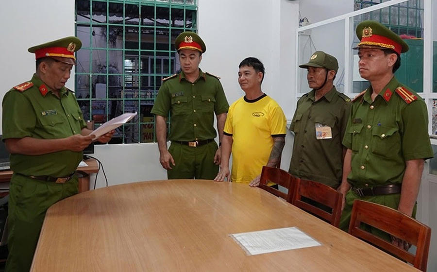 Diệp Văn Hoàng cho vay lãi nặng 360%/năm - Ảnh Công an Bình Thuận.