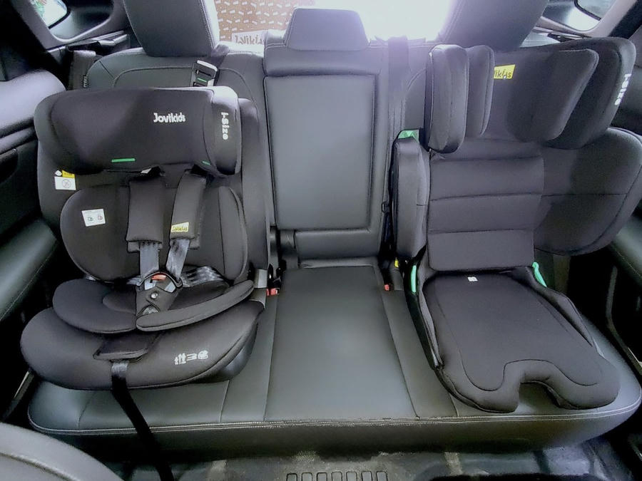 Quốc hội bỏ quy định bắt buộc taxi, xe vận tải phải lắp ghế an toàn cho trẻ em