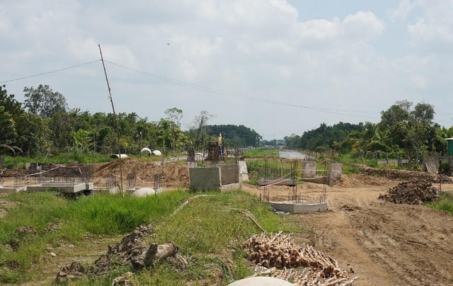 Một công trình ở Cần Thơ chậm tiến độ do giải phóng mặt bằng và bây giờ thì do giá cát tăng