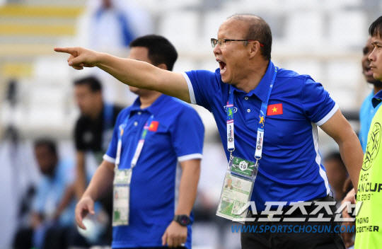 HLV Park Hang-seo n&oacute;i về kế hoạch b&oacute;ng đ&aacute; Việt Nam cần l&agrave;m để tiến v&agrave;o World Cup