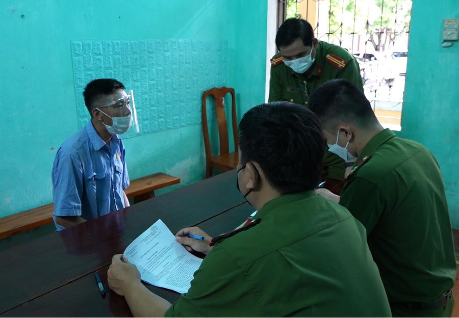Đối tượng Đinh Xuân Giáo tại cơ quan Công an.