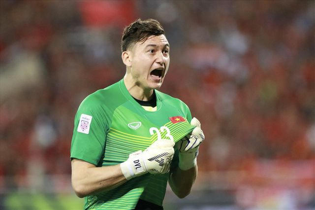 Theo ông Xương, những trường hợp vừa giỏi chuyên môn, vừa có khả năng hoà nhập nhanh như thủ môn Đặng Văn Lâm xứng đáng khoác áo đội tuyển quốc gia