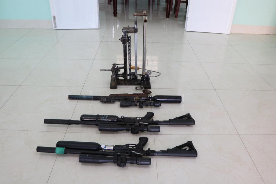 Một số khẩu súng hơi lực lượng Công an xã Bình Giang vận động người dân giao nộp