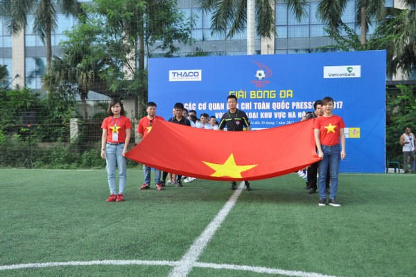 Trận chung kết giữa b&aacute;o Ph&aacute;p luật Việt Nam v&agrave; Đ&agrave;i Truyền h&igrave;nh Việt Nam.&nbsp;(Ảnh: BTC)