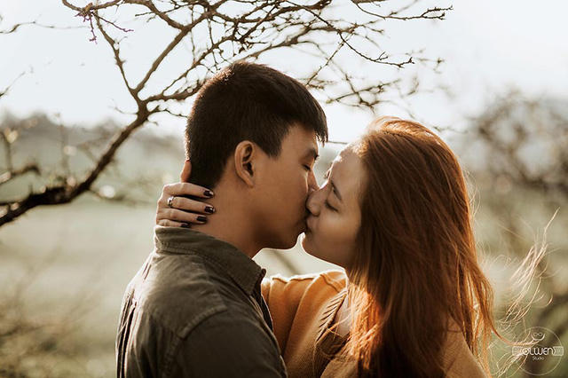Trên trang cá nhân của mình, Nho Toàn đã không ngần ngại dành cho Hồng Phượng những lời “có cánh”: “ Tôi không tán tỉnh em, hay em cũng không tán tỉnh tôi. Đơn giản vì em quá hiểu tôi, và tôi quá hiểu em. Tôi biết mọi thứ ở em, tính cách, những thăng trầm trong cuộc sống của em. Bởi vì chúng tôi đã từng là tri kỉ. Chúng tôi nuôi dưỡng tình cảm này suốt 10 năm. Chưa một lần dám nghĩ rằng có thể ở bên nhau. Vì sợ, sợ đánh mất 10 năm đó”.