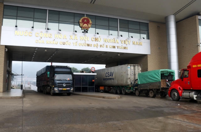 Chủ tịch tỉnh Lào Cai yêu cầu đảm bảo hoạt động thông quan hàng hóa tại các cửa khẩu