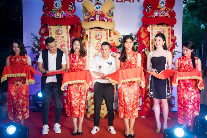 Huyền My, Đỗ Mỹ Linh khoe nhan sắc cuốn h&uacute;t tại sự kiện