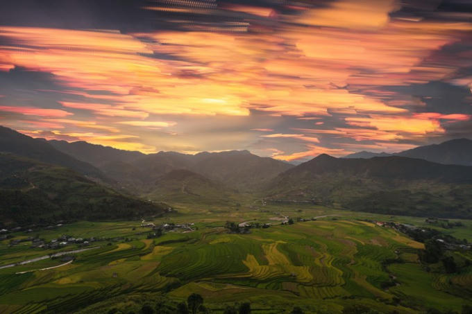 Nằm dưới chân dãy Hoàng Liên Sơn hùng vĩ, ruộng bậc thang Mù Cang Chải là di sản văn hóa do người dân tộc địa phương qua nhiều thế hệ tạo nên.  Năm 2007, ruộng bậc thang ở 3 xã La Pán Tẩn, Dế Xu Phình, Chế Cu Nha được Nhà nước công nhận Danh thắng quốc gia. Không chỉ vậy, Mù Cang Chải còn vào top 10 ruộng bậc thang đẹp nhất thế giới.