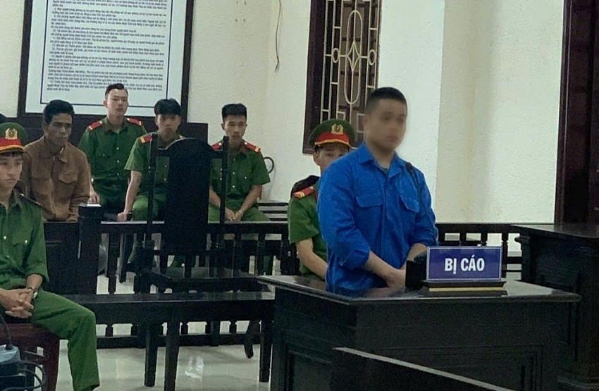 Bị cáo Hồ A Nhờ tại phiên tòa xét xử.