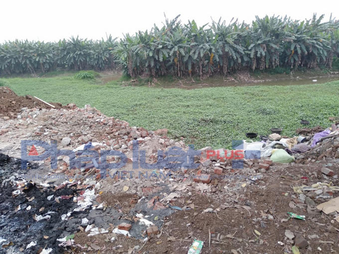 Ch&iacute;nh quyền huyện Gia L&acirc;m c&oacute; dung t&uacute;ng cho việc đổ h&agrave;ng trăm tấn phế thải x&acirc;y dựng tại x&atilde; Y&ecirc;n Thường?